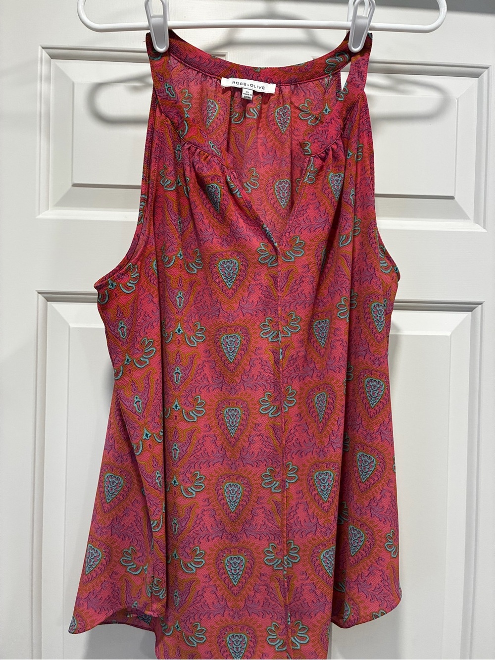 Rose & Olive Pink Paisley-Print Sleeveless V-Neck Camisole